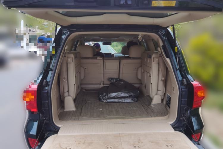 Used Toyota Land Cruiser 2012 4.6L Automatic VX-R Trunk