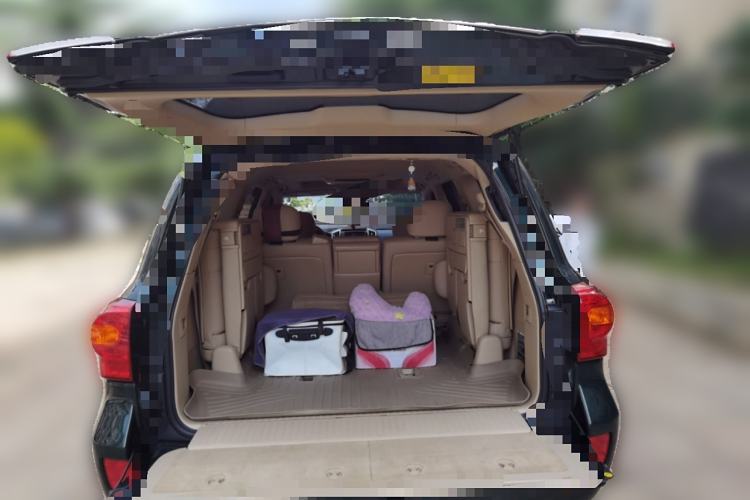 Used Toyota Land Cruiser 2012 4.6L Automatic VX-R Trunk