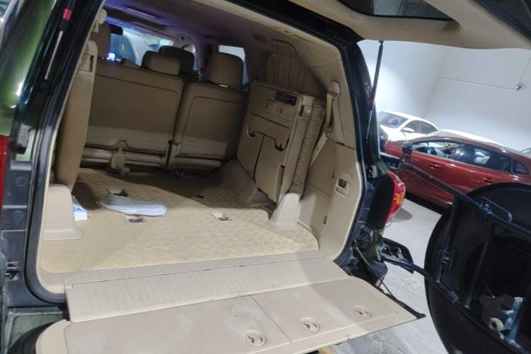 Used Toyota Land Cruiser 2012 4000 Trunk