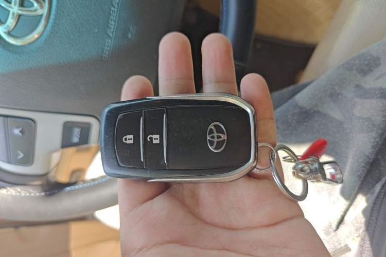 Used Toyota Land Cruiser 2012 4.0L Automatic VX Vehicle Key