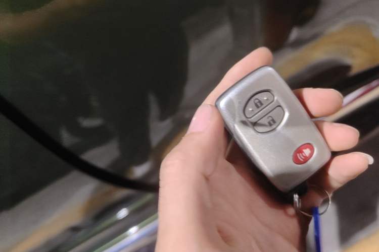 Used Toyota Land Cruiser 2012 4000 Vehicle Key