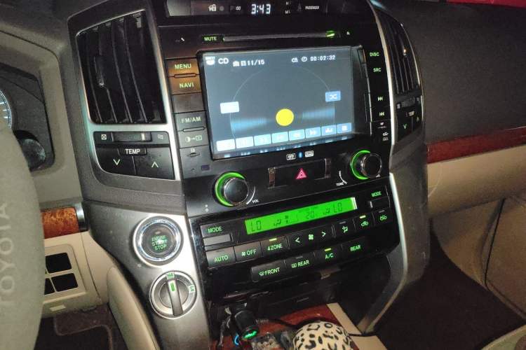 Used Toyota Land Cruiser 2012 4.0L Automatic VX Audio And AC Panel