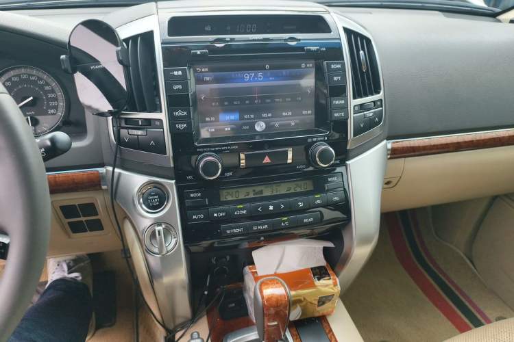 Used Toyota Land Cruiser 2012 4.0L Automatic VX Audio And AC Panel