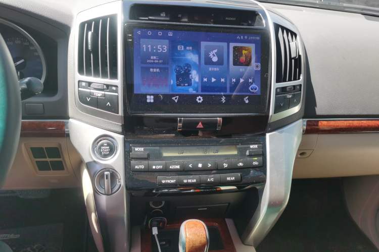 Used Toyota Land Cruiser 2012 4.6L Automatic VX Audio And AC Panel