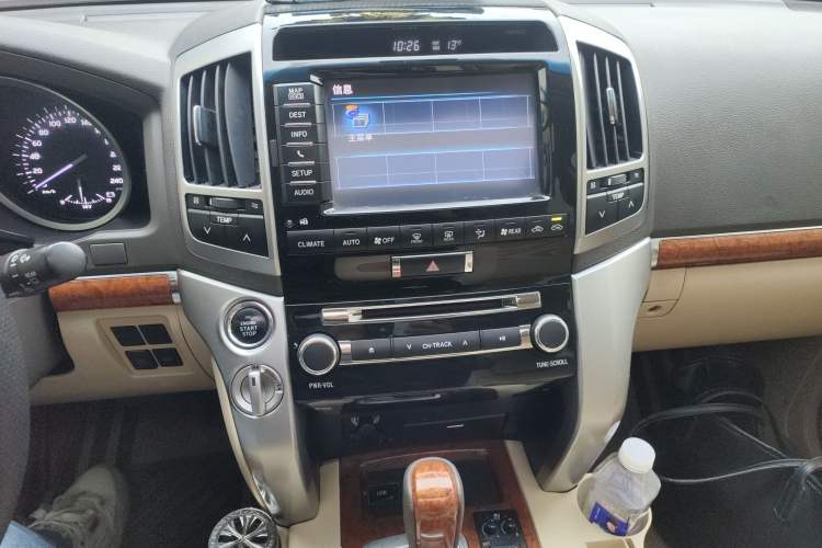 Used Toyota Land Cruiser 2012 4.6L Automatic VX-R Audio And AC Panel