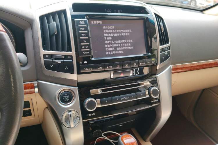 Used Toyota Land Cruiser 2012 4.6L Automatic VX-R Audio And AC Panel