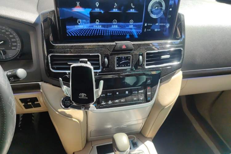 Used Toyota Land Cruiser 2012 4.0L Automatic VX Audio And AC Panel