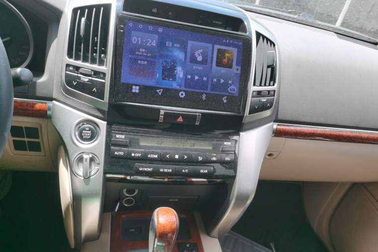 Used Toyota Land Cruiser 2012 4.6L Automatic VX Audio And AC Panel