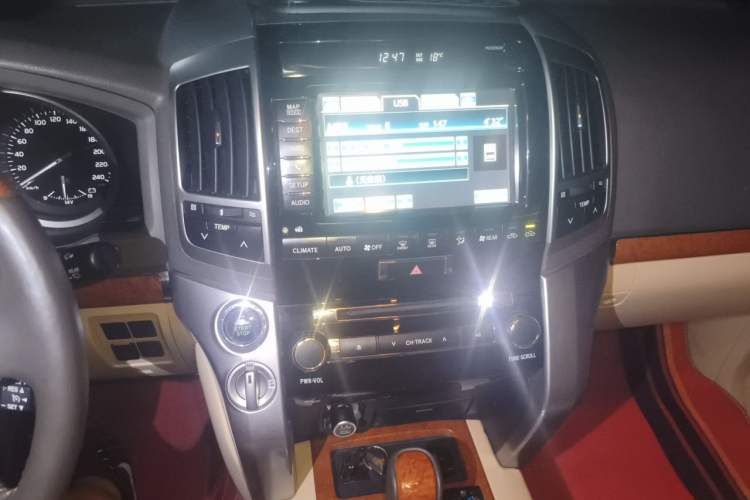 Used Toyota Land Cruiser 2012 4.6L Automatic VX-R Audio And AC Panel