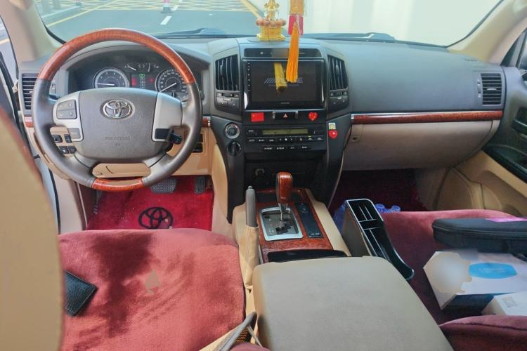 Used Toyota Land Cruiser  Center Console