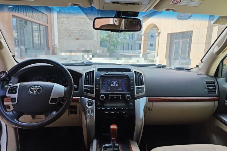 Used Toyota Land Cruiser 2012 4.0L Automatic VX Center Console