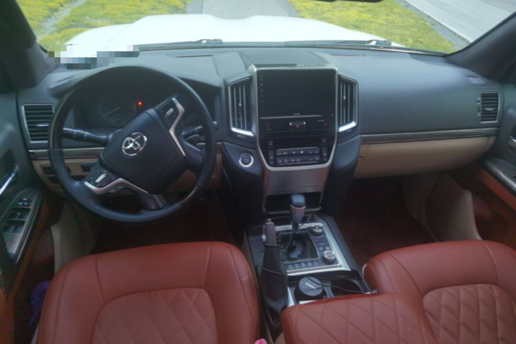 Used Toyota Land Cruiser 2012 4.0L Automatic VX Center Console