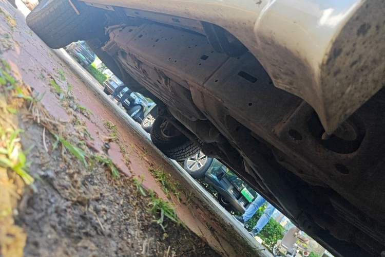 Used Toyota Land Cruiser 2012 4.0L Automatic VX Chassis Front Right