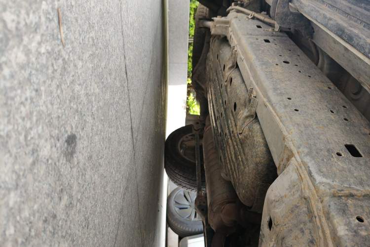 Used Toyota Land Cruiser 2012 4.6L Automatic VX-R Chassis Front Right