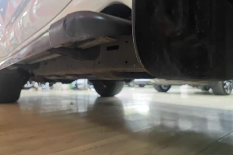 Used Toyota Land Cruiser 2012 4.0L Automatic VX Chassis Front Right