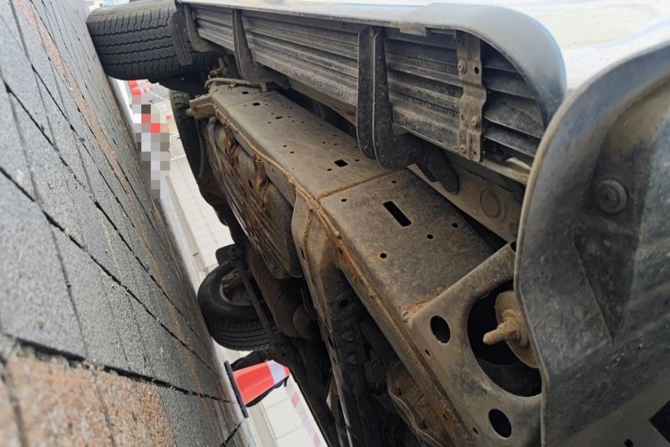 Used Toyota Land Cruiser 2012 4.0L Automatic VX Chassis Front Right