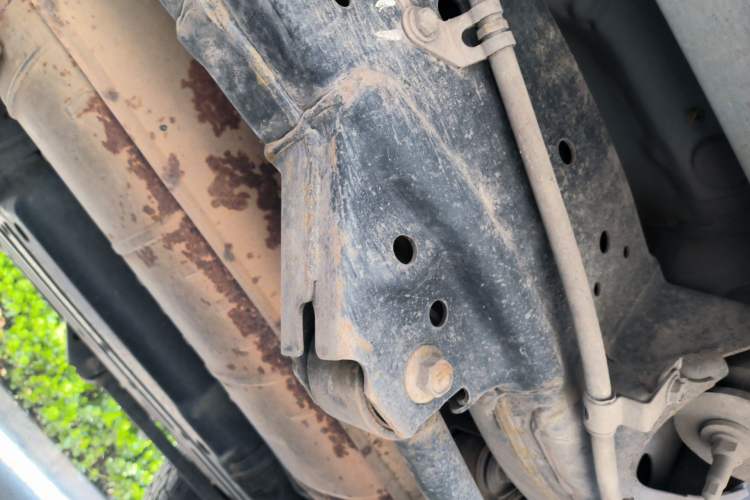 Used Toyota Land Cruiser 2012 4.6L Automatic VX-R Chassis Rear Left