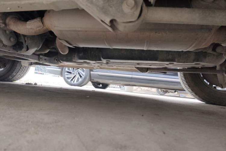 Used Toyota Land Cruiser 2012 4.6L Automatic VX-R Chassis Rear Left