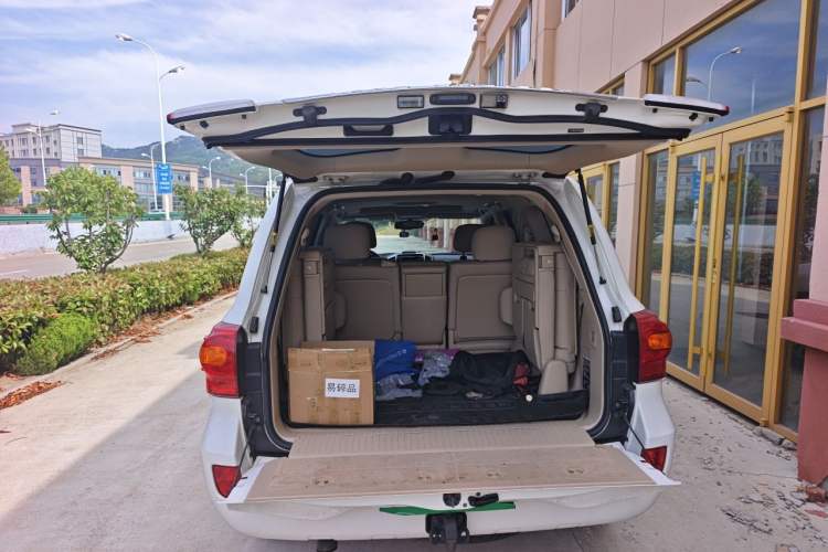 Used Toyota Land Cruiser 2012 4.0L Automatic VX Chassis Rear