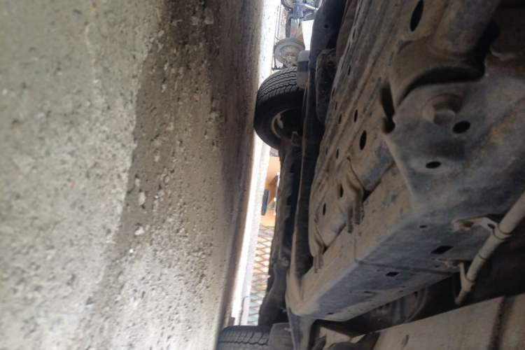 Used Toyota Land Cruiser 2012 4.0L Automatic VX Chassis Rear Right