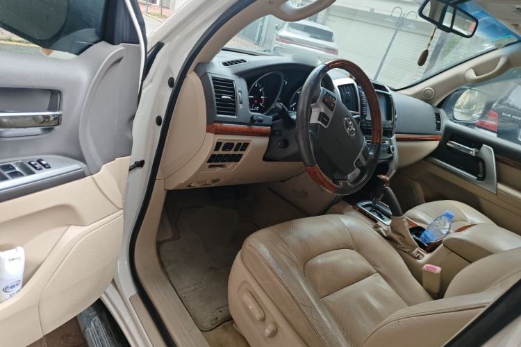 Used Toyota Land Cruiser 2012 4.6L Automatic VX-R Driver Seat