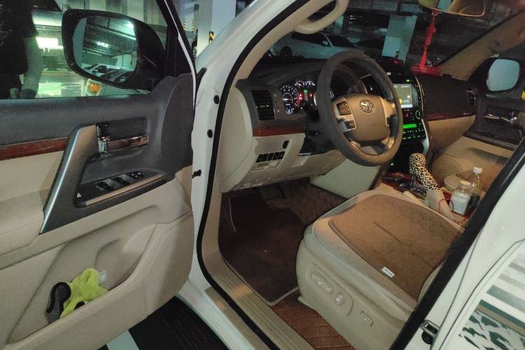 Used Toyota Land Cruiser 2012 4.0L Automatic VX Driver Seat