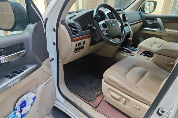 Used Toyota Land Cruiser 2012 4.0L Automatic VX Driver Seat