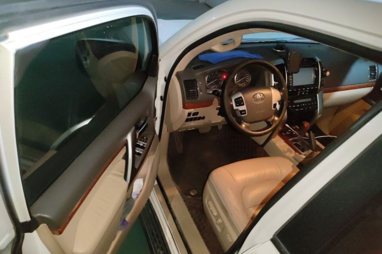 Used Toyota Land Cruiser 2012 4.0L Automatic VX Driver Seat