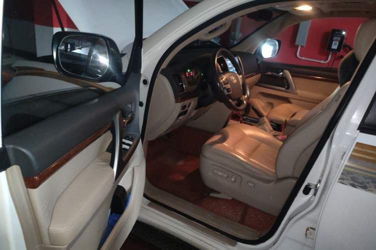 Used Toyota Land Cruiser 2012 4.0L Automatic VX Driver Seat