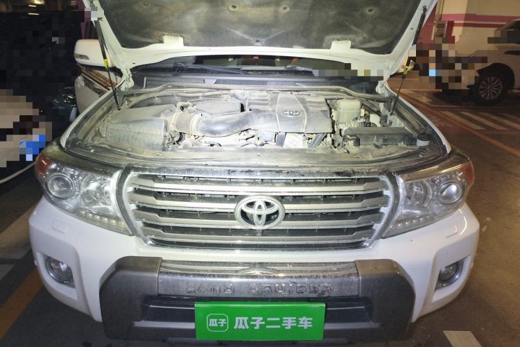 Used Toyota Land Cruiser 2012 4.0L Automatic VX Engine Bay