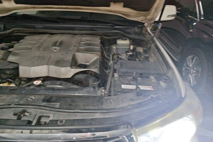 Used Toyota Land Cruiser 2012 4.6L Automatic VX-R Engine Bay Left