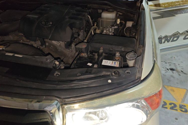 Used Toyota Land Cruiser  Engine Bay Left