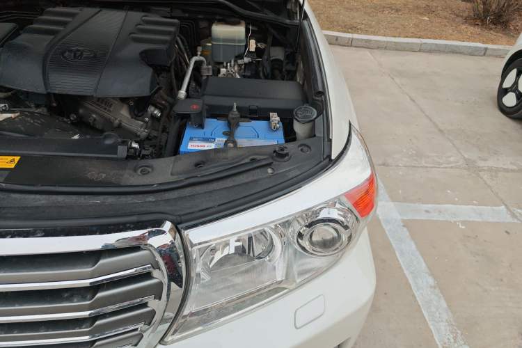 Used Toyota Land Cruiser  Engine Bay Left