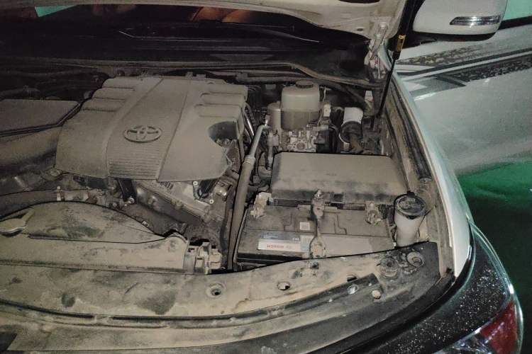 Used Toyota Land Cruiser 2012 4.0L Automatic VX Engine Bay Left