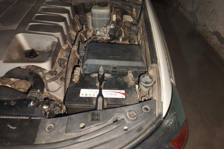 Used Toyota Land Cruiser 2012 4.6L Automatic VX-R Engine Bay Left