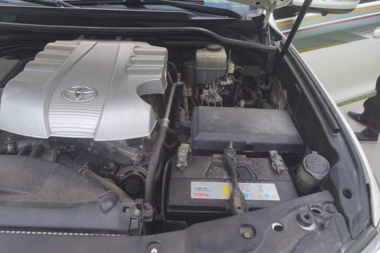Used Toyota Land Cruiser 2012 4.0L Automatic VX Engine Bay Left