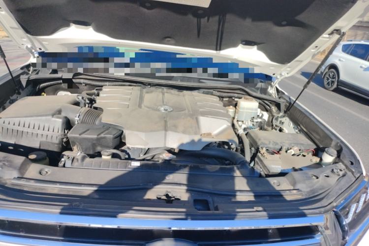 Used Toyota Land Cruiser 2012 4.6L Automatic VX-R Engine Bay