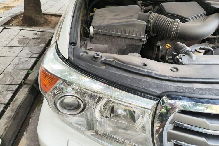 Used Toyota Land Cruiser 2012 4.0L Automatic VX Engine Bay Right