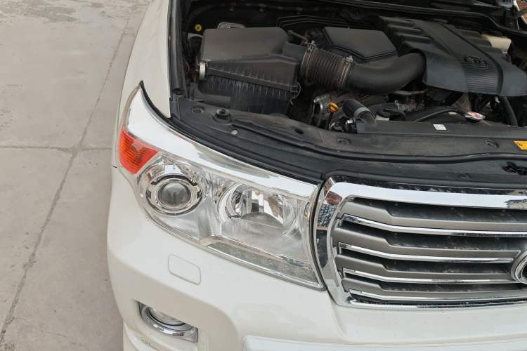 Used Toyota Land Cruiser  Engine Bay Right