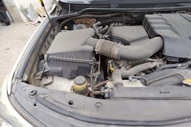 Used Toyota Land Cruiser 2012 4.0L Automatic VX Engine Bay Right