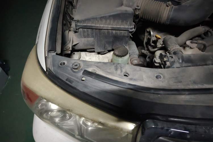 Used Toyota Land Cruiser 2012 4.0L Automatic VX Engine Bay Right