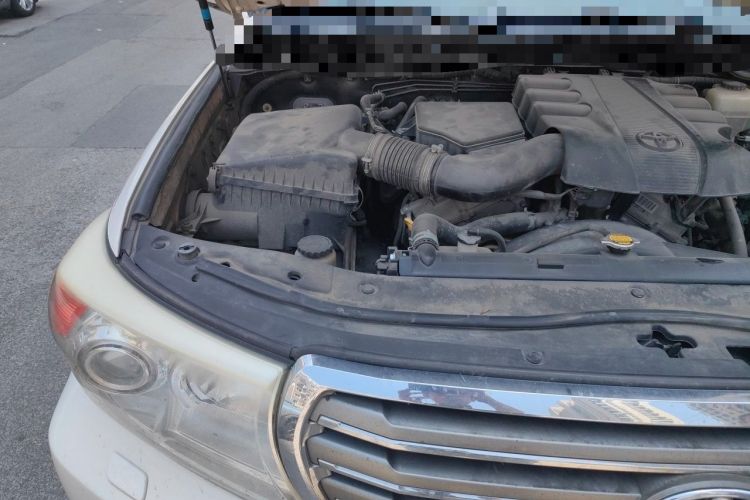 Used Toyota Land Cruiser 2012 4.0L Automatic VX Engine Bay Right