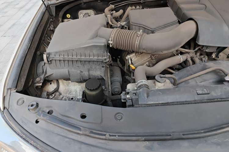 Used Toyota Land Cruiser 2012 4.0L Automatic VX Engine Bay Right