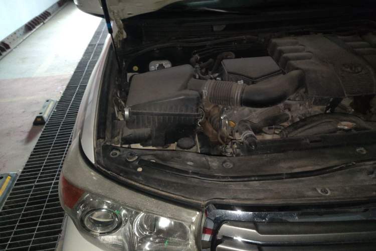 Used Toyota Land Cruiser 2012 4.0L Automatic VX Engine Bay Right