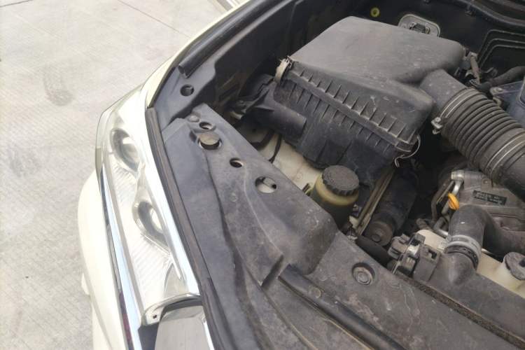 Used Toyota Land Cruiser 2012 4.0L Automatic GX-R Engine Bay Right