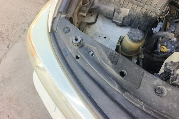 Used Toyota Land Cruiser 2012 4.6L Automatic VX-R Engine Bay Right