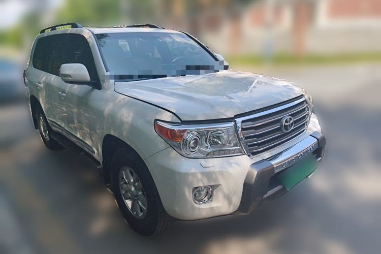 Used Toyota Land Cruiser 2012 4.0L Automatic VX Front Right 45 Deg