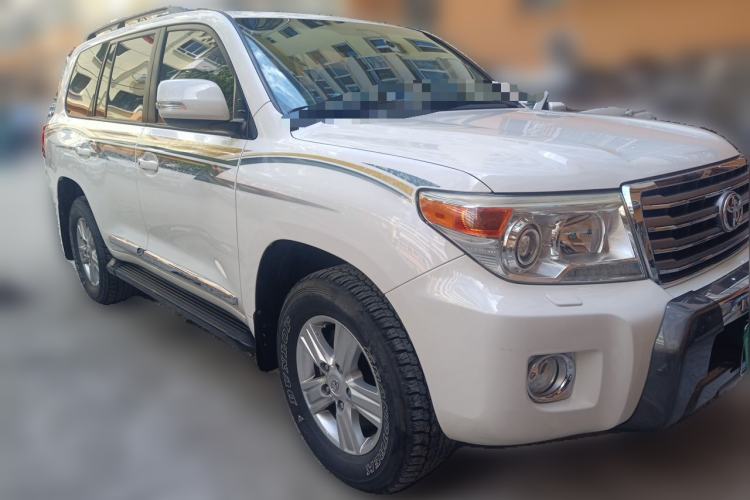 Used Toyota Land Cruiser 2012 4.0L Automatic VX Front Right 45 Deg