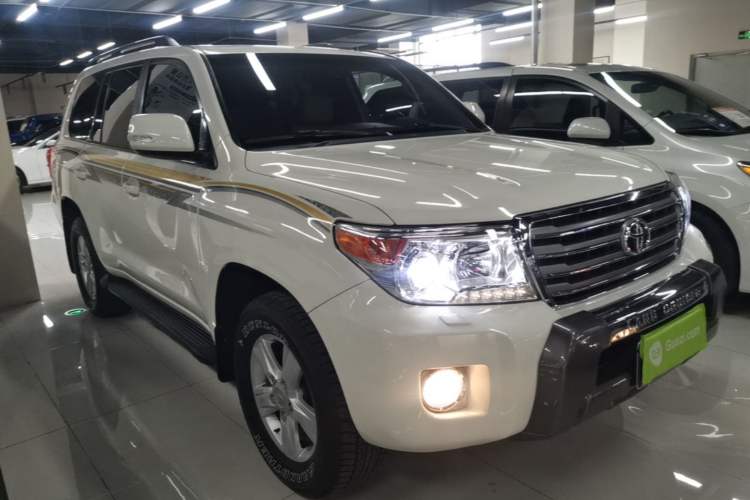 Used Toyota Land Cruiser 2012 4.0L Automatic VX Front Right 45 Deg