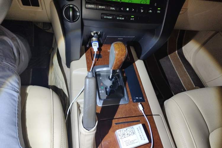 Used Toyota Land Cruiser 2012 4.0L Automatic GX-R Gear Lever